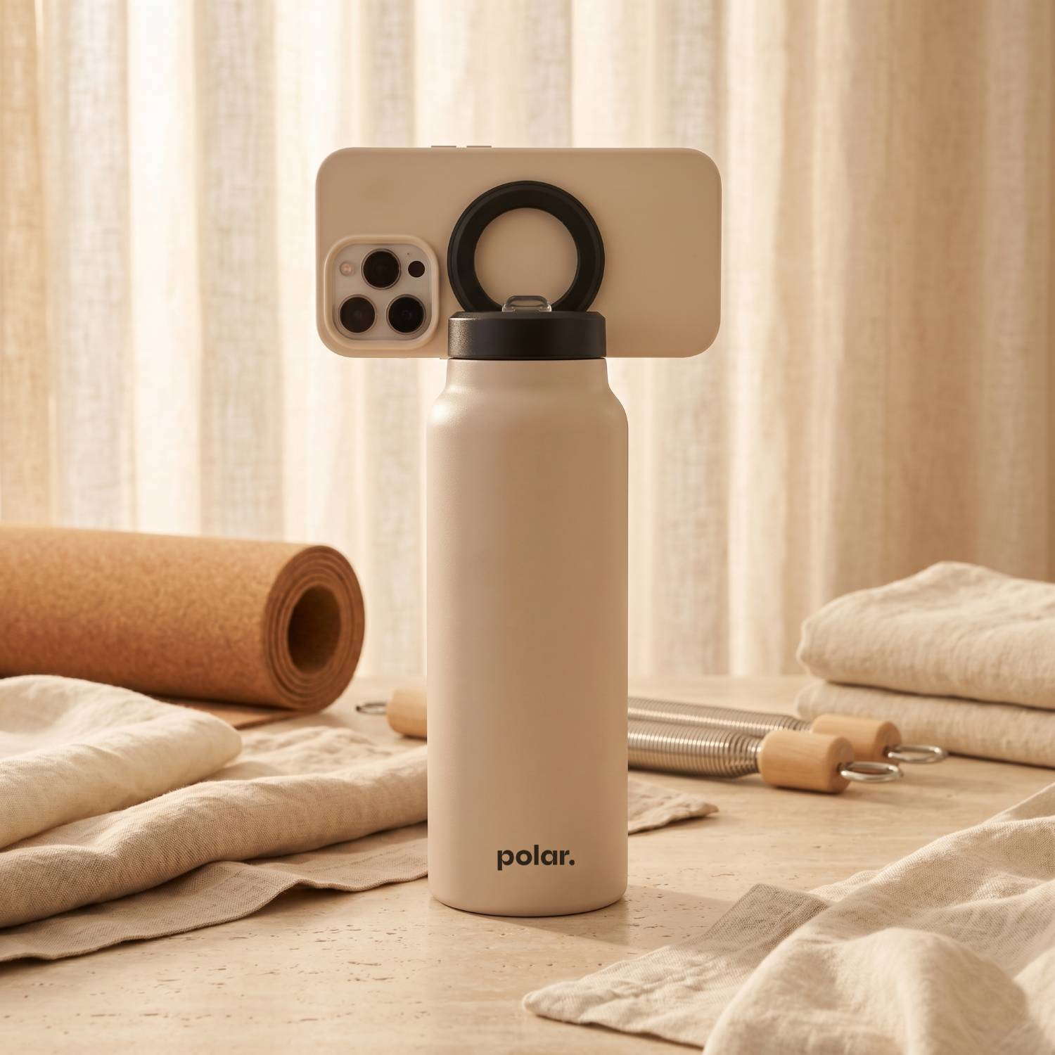 Sand magnetic water bottle